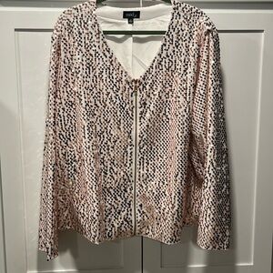 Gently used beautiful white and gold sequence zip down jacket. Size 2X by mōd x.